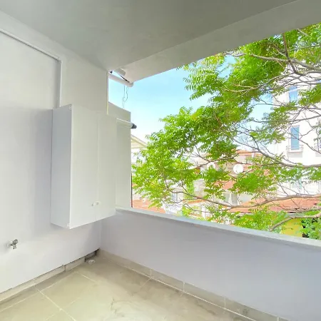 Central Flat With A Shared Terrace In Beyoglu Estambul