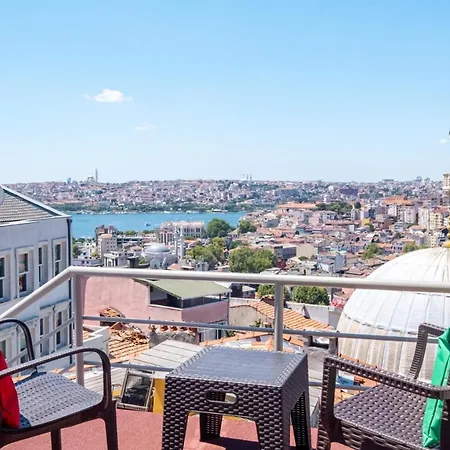 Central Flat With A Shared Terrace In Beyoglu Istanbul